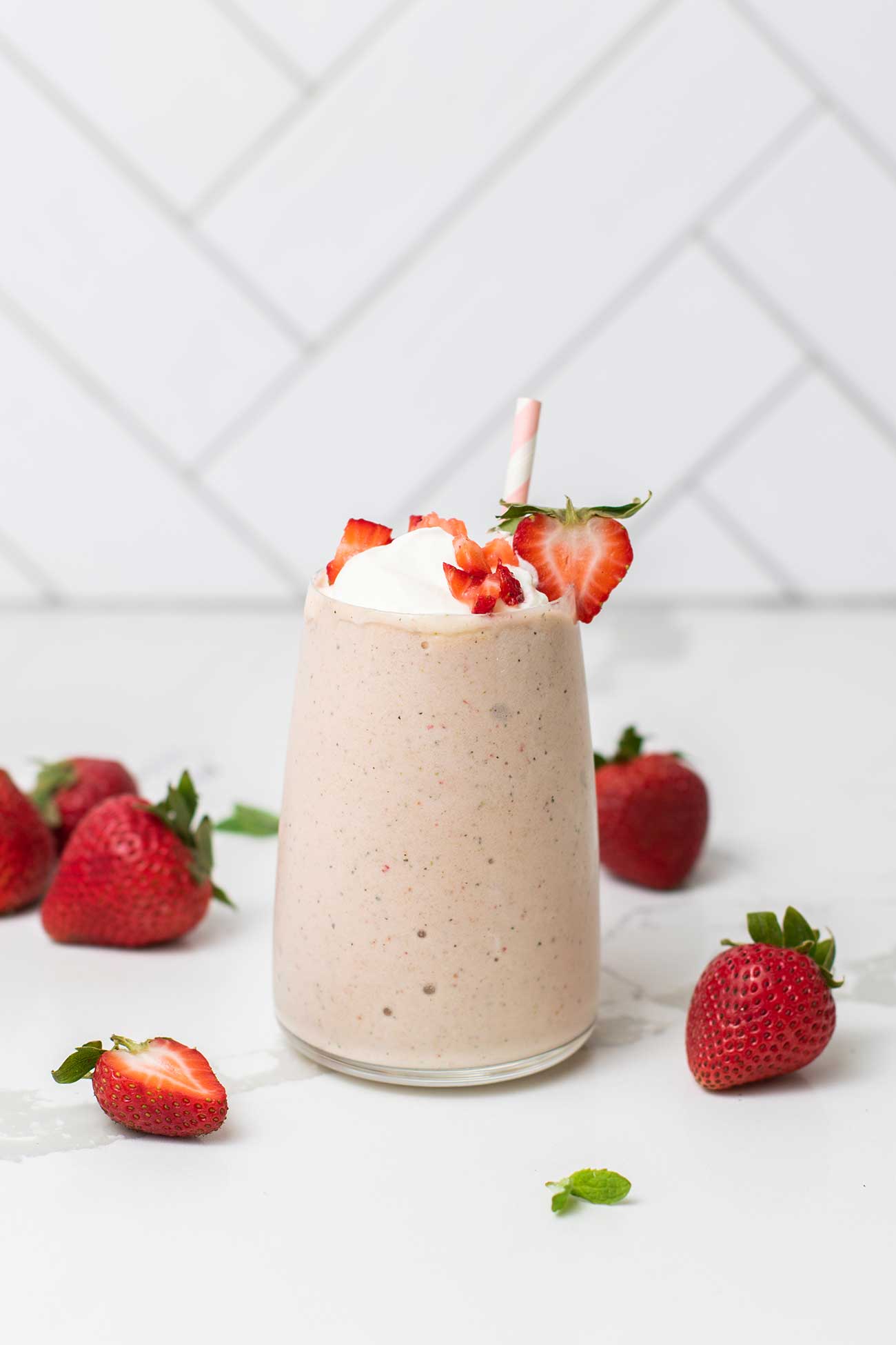 3 Keto Shake Recipes – Chocolate, Peanut Butter & Strawberry